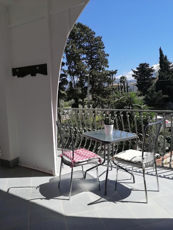 Camera Vicino L'Aeroporto Di Palermo Carini Kültér fotó